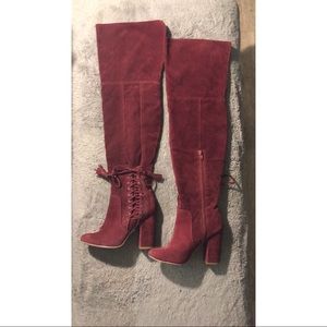Knee High Heels | Burgundy | SIZE: 5.5